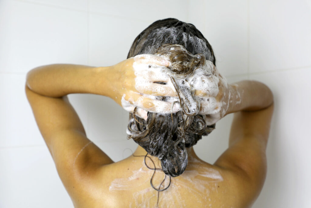 Qual é a frequência ideal de lavagem dos cabelos?